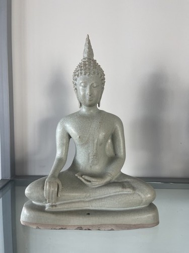 Thailändische celadon buddha - celadon,