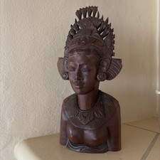 Handgeschnitzte Holzfigur