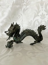 Anmutige Bronzeskulptur