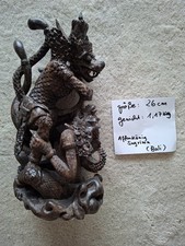 Handgeschnitzte Holzfigur aus